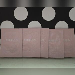 10/$25✨️Kylie Skin Vitamin C Bundle✨️
